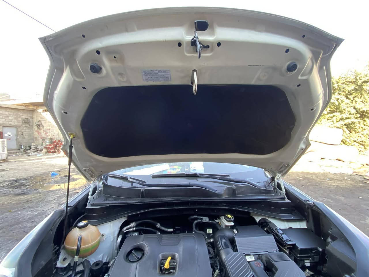 (سلام عليكم)
مواصفات كيا سبورتاج 2020
الخاصية الوصف
ماعده لبصمه 
المحرك 4 سلندر سعة 2.4 لتر، اقتصادي
القدرة حوالي 181 حصان
ناقل الحركة: أوتوماتيك 6 سرعات.
استهلاك الوقود متوسط إلى جيد
سقف بانوراما زجاجي قابل للفتح.
مرايا جانبية قابلة للطي كهربائياً
مقاعد جلد (في الفئات العليا) أو قماش عالي الجودة.🟫
سياره بيه ضربه من خلف 
(سعر١٤٥) 
‏‪***********‬‏
