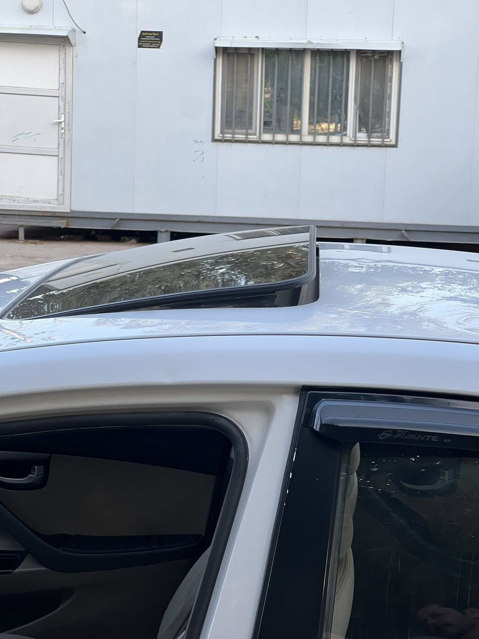 السلام عليكم 
للبيع النترا 2015 خليجي مكفوله من الضربه والتبديل بيها رشات صبغ  اماكن   فول مواصفات  رقم بصرة سنويه لغاية 2027 السعر 110 وبيها مجال مكان السياره البصرة القرنه ***********
