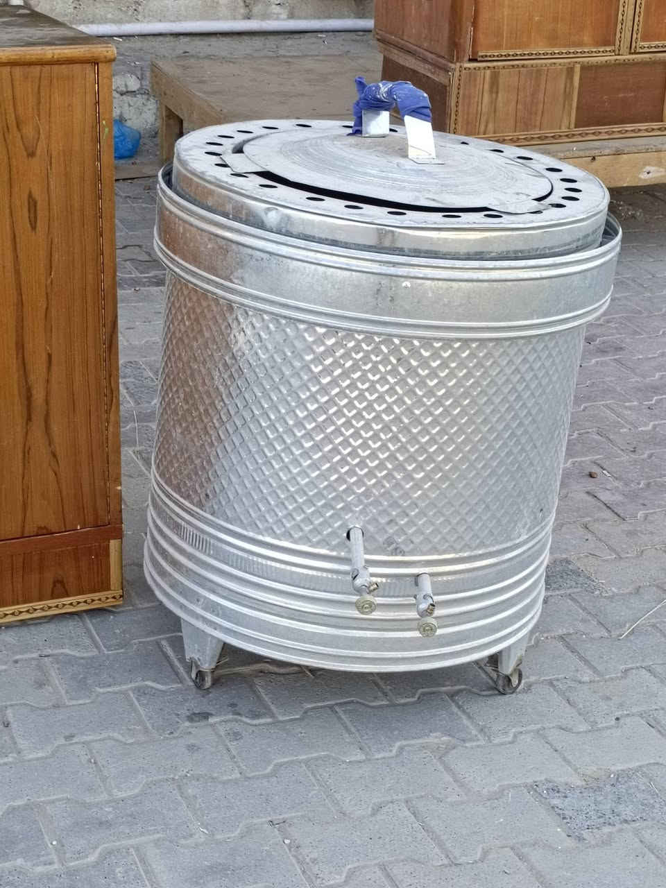 بوفيه مترين ونص تزكام 85 بوفيه متر 30تنور 25شغال بعده جديد تخت جربايه نضيف كلش مكاني كربلاء ***********

