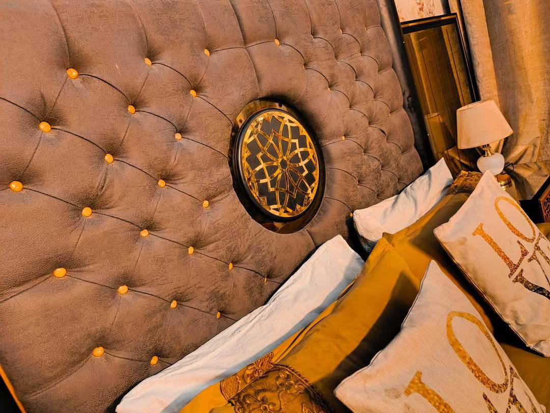 غرفه نوم تركيه مستعمله نضيفه جدآ سعر مليون ١٠٠وبيها مجال حك الجيه العنوان بغداد المعامل ***********
