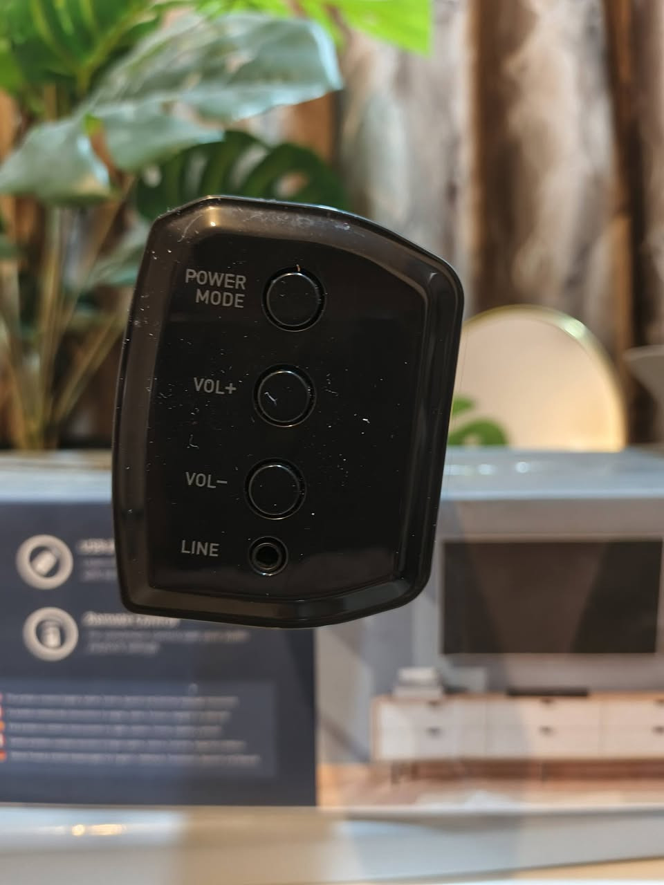 السلام عليكم ورحمة الله وبركاته 
ساوند بار 
ماركة 
جديد 
بلوتوث اواكس اوبتيكال يو اس بي 
ريموت وكامل ملحقات 
السعر 25 الف مع التوصيل


**إذا كنت صاحب هذا الإعلان وتريد حذفه لأي سبب، رجاءا أرسل رسالة إلى الدعم الفني**