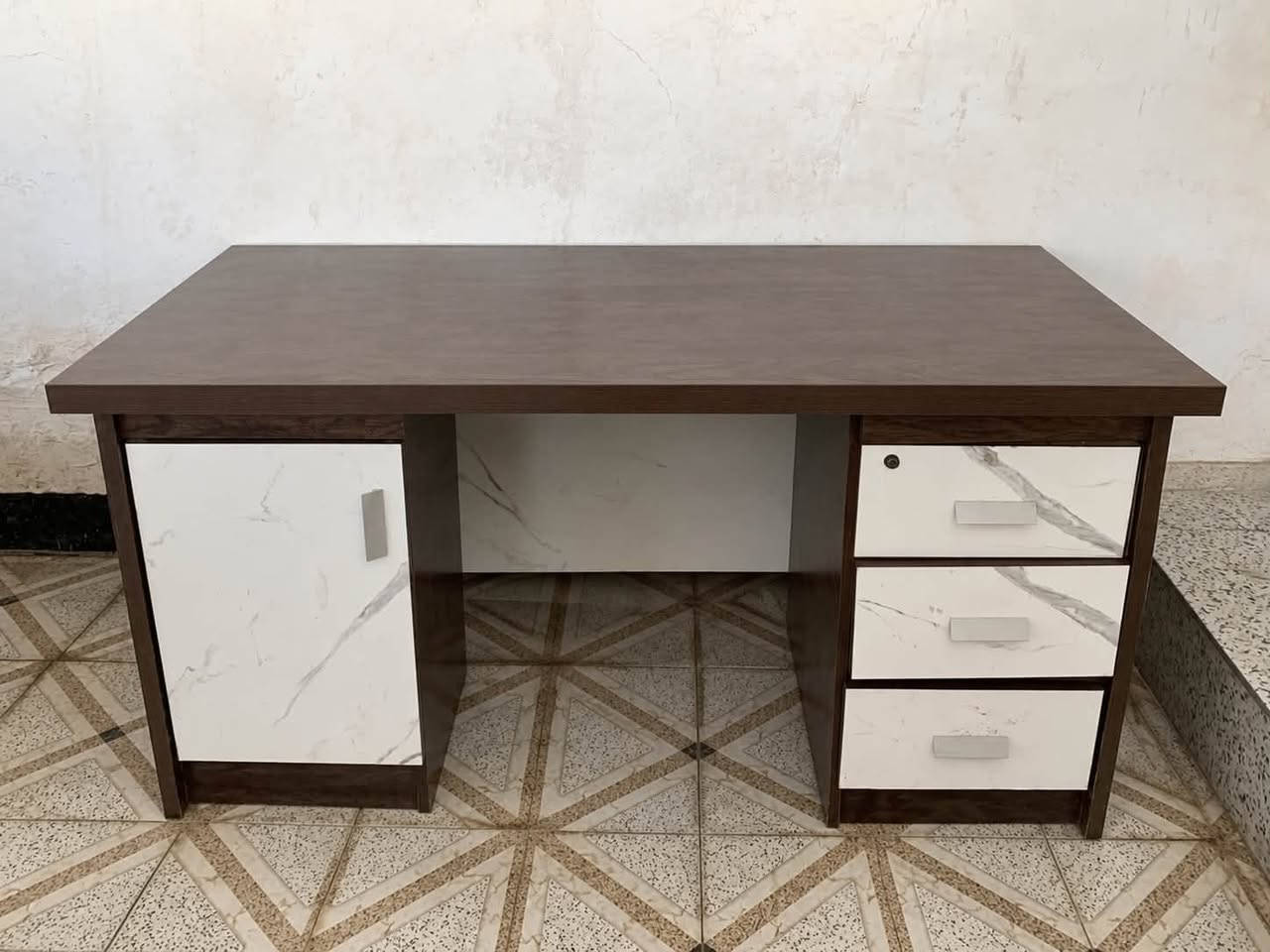 للبيع  مكتب خشب  وتخته جرباية


**إذا كنت صاحب هذا الإعلان وتريد حذفه لأي سبب، رجاءا أرسل رسالة إلى الدعم الفني**