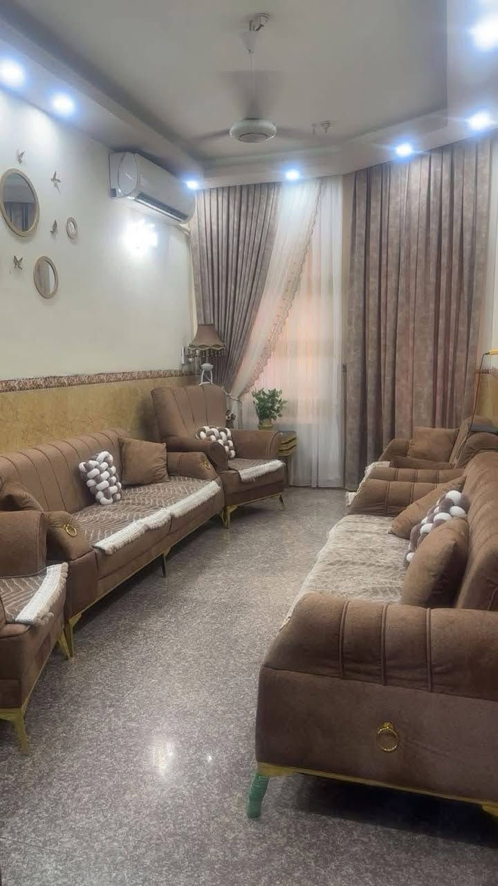 سلام عليكم
بيت طابو صرف واجهه ٤ نزال ٢٠ 
مدخلين استقبال غرفه نوم خدمات مطبخ طابق الأول 
طابق الثاني غرفتين نوم وخدمات بناء 2017موقع حي اور خلف سوق الصبات بضهره ثالث فرع عرض الشارع ١٢ متر  
رقم لهاتف صاحب لبيت ***********
