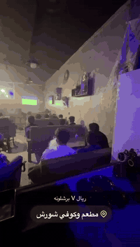 كوفي للبيع العنوان كوكجلي على شارع كوفي شغله خير من الله تجي وتشوف بعيونك سبب البيع ملتزم بل مطعم
***********
