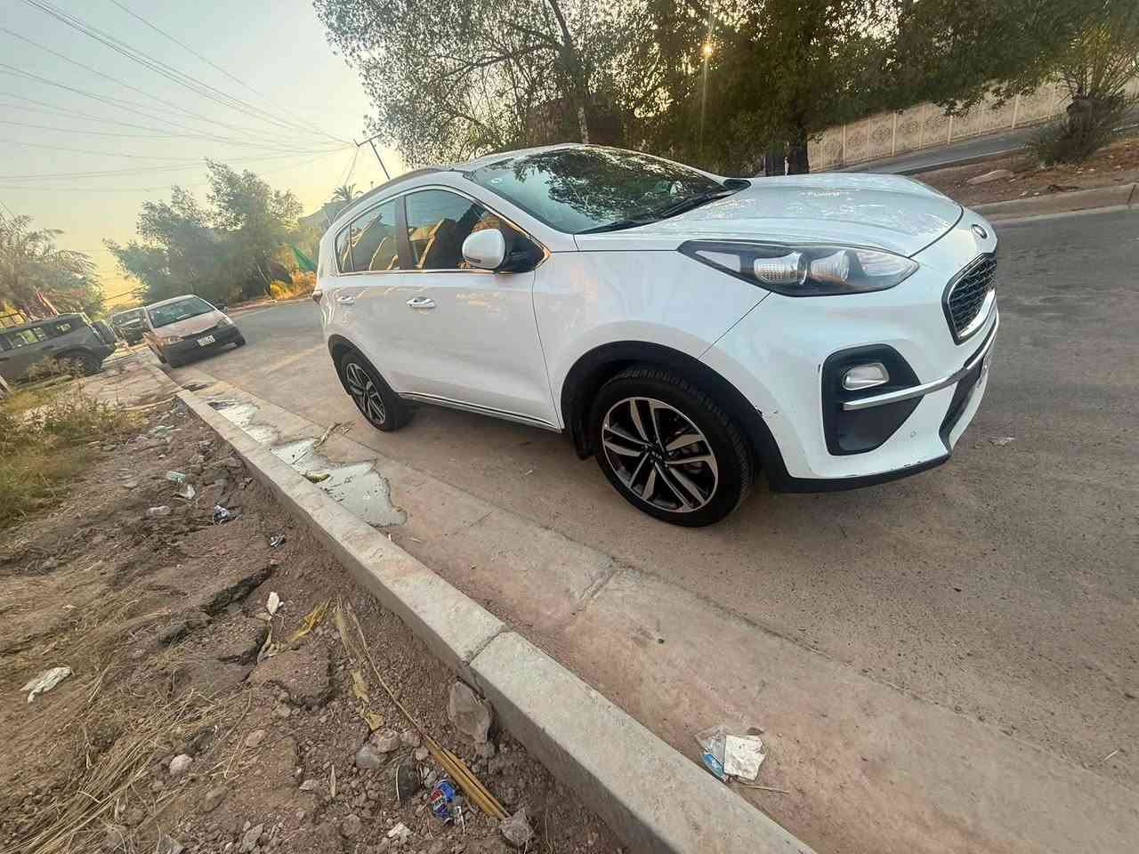 كيا سبورتج خليجي 2021 كفاله عامه محرك كير تبريد  فول عدا البنوراما بصمه تشغيل بصمه أبواب تشغيل عن بعد حساس أمامي خلفي شاشه كامره بلادي مري شفط محرك 2000 دوش بيه ملاحضات كلش بصيطه بارد مقدار 3 اصابع بالباب خلف السايق وربع دعاميه خلفيه صبغ ماشيه 68 الف كم السعر 192 $ وبيه مجال رقم الهاتف *********** بغداد شارع فلسطين بسمي تحويل مباشر رقم بغداد الجديد وهزه وسنويه جديده
