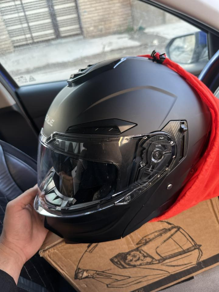 سلام عليكم خوذه دراجات جديده غير مستخدم قياس L كوالتي جدا عالي متوفر توصيل جميع المحافظات قطعه وحده فقط للحجز. ***********
