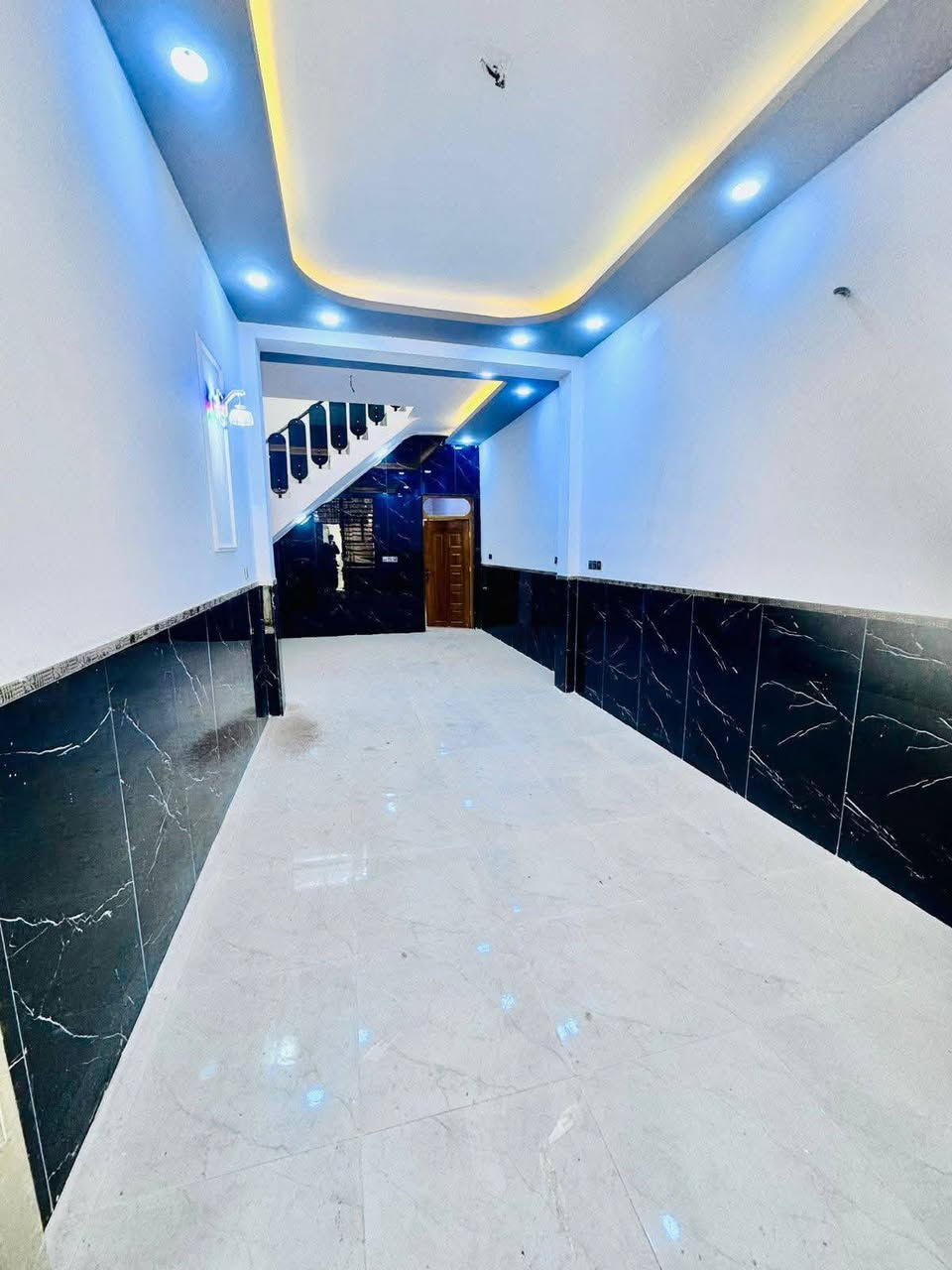 بيت بيع بيت طابو صرف
📐 100م – نجف / مجمع بيتي
مقابل مجمع لميرات
🏠 غرفة، صالة، استقبال، مطبخ
🚿 صحيات (2) + مكشوفة
⚡ جميع الخدمات متوفرة
💰 السعر: خاص مليون (قابل للتفاوض)
📩 استفسار ***********
