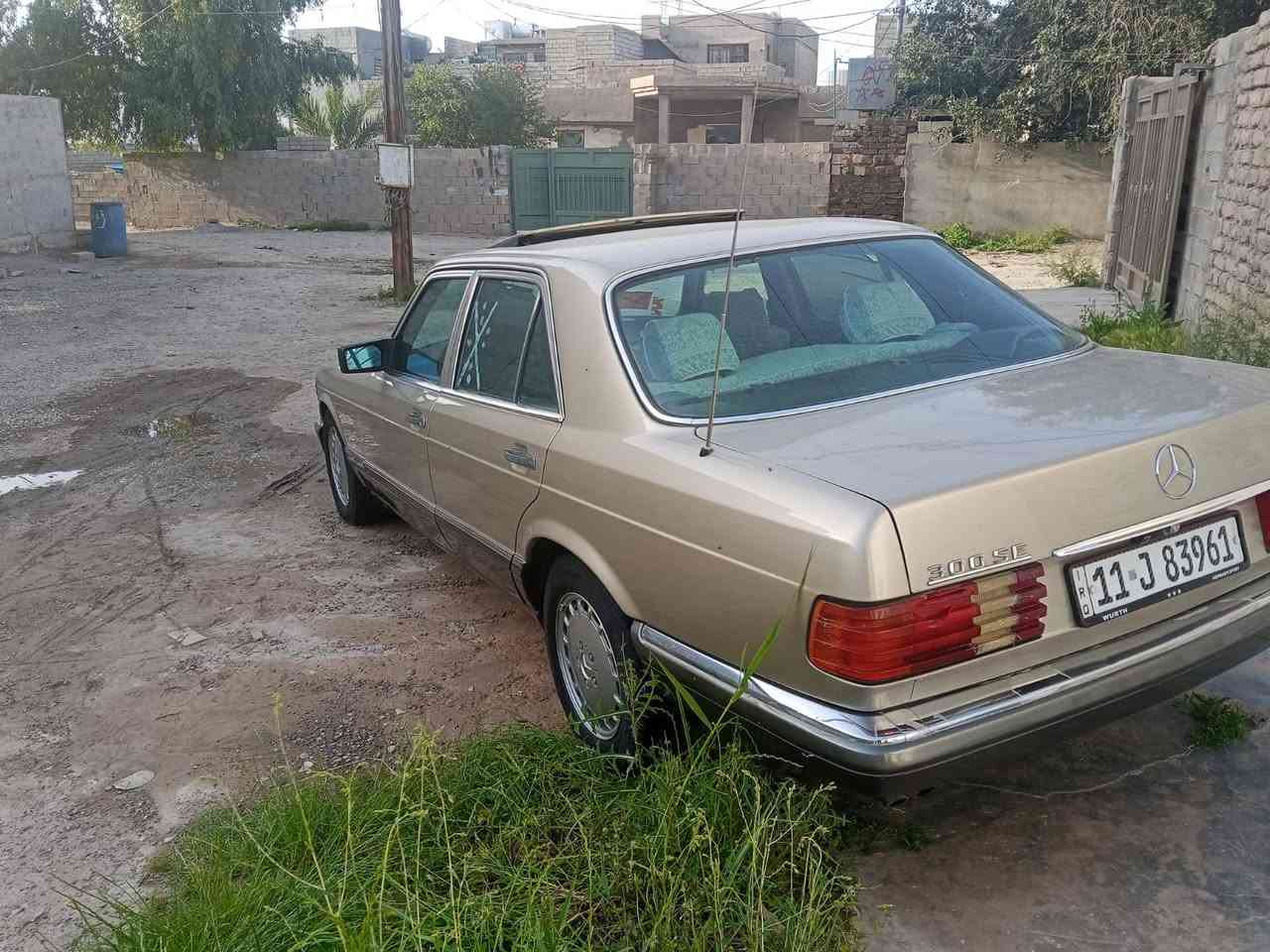 سلام عليكم مارسيدس راسي ٣٠٠ كير محرك بلادي شرط كفاله 
سياره بلاديه صبغ للجماليه بدون حادث بدون بارد رقم بغداد بسمي تحويل مباشر باب كصير حداديه امامي خلفي خير من الله سعر ٧٥ بيه مجال الشراي مكان سامراء رقم ***********
