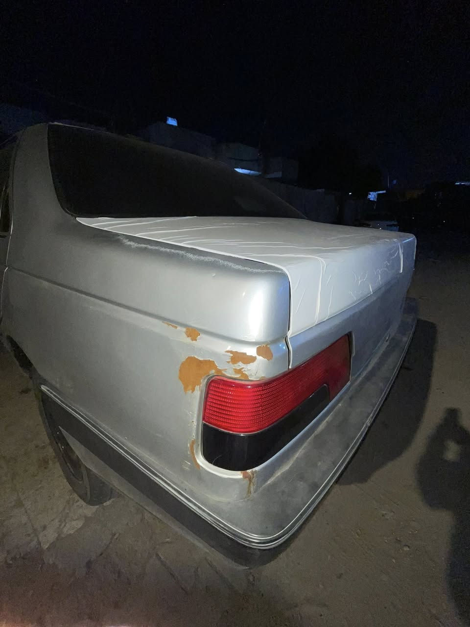 سلام عليكم 405 سياره كفاله عامه بيها ضربه زغيره  على البارد بدون صبغ  حداديه  كير على الشرط موديل 17 سياره رقم جديد سنويه منتهيه صار اله 3اشهر  اي نقص ما بيها البصره  عنواني 65 وليها مجال  الشراي خلي يتصل***********
