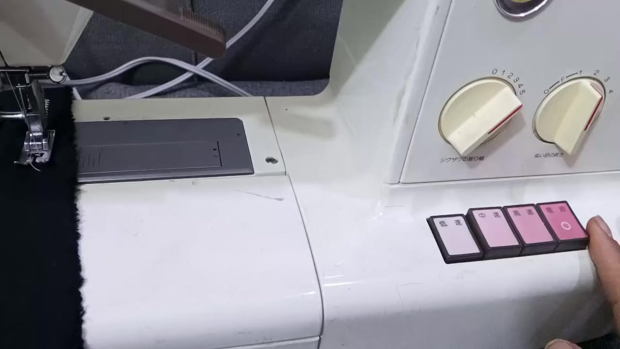 السلام عليكم
مكينة كومبال للبيع نظيفة كلش مابيها اي عطل 

تشتغل كل النقشات سعرها ✅100الف ✅

مكانها بغداد وتوصيل موجود لكل 🇮🇶

التواصل ع الخاص او ع رقم الواتس اب ***********
