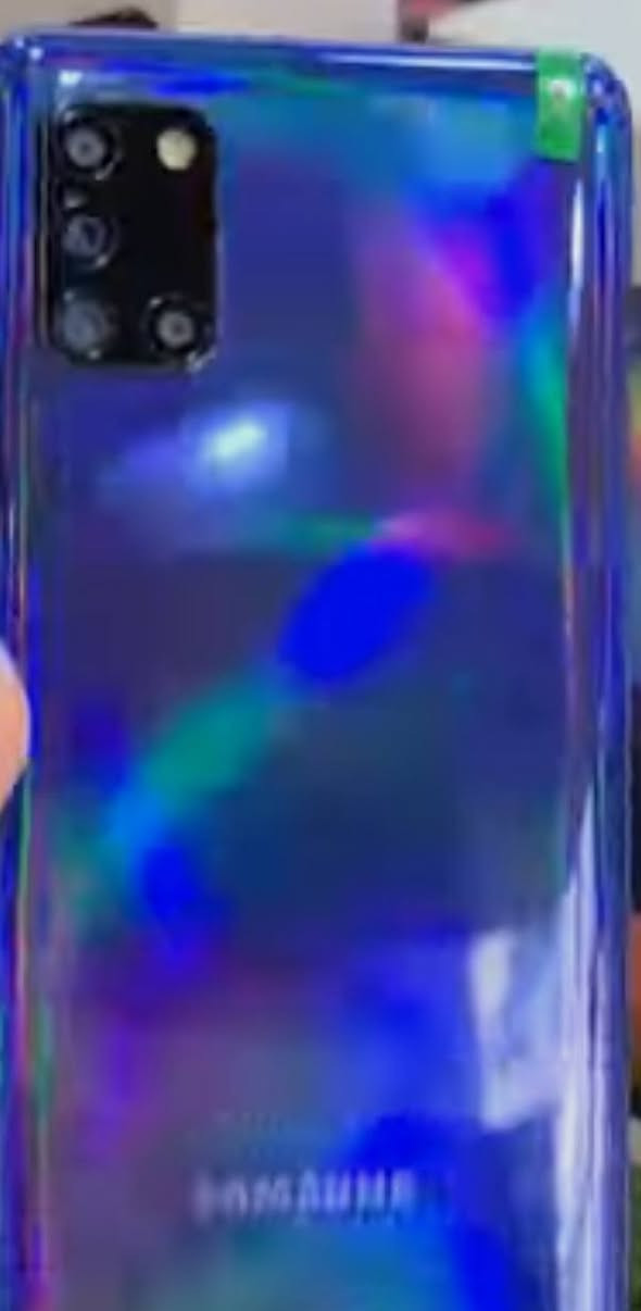 سلام عليكم ورحمة الله وبركاته مساء الخير من رخصه إدمان جهاز فول ١.١ A31 بلادي شاحنه وياه سعر ٩٠ بي مجال للشراء عادي مراوس عله دراجه شحن انطيك فرق


**إذا كنت صاحب هذا الإعلان وتريد حذفه لأي سبب، رجاءا أرسل رسالة إلى الدعم الفني**