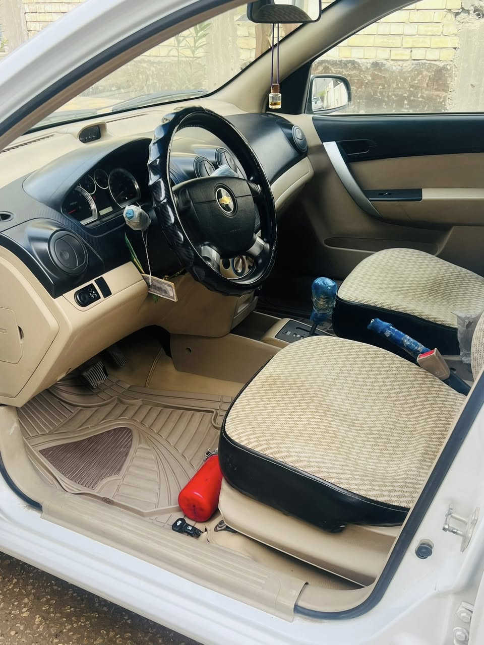 السلام عليكم اليدور جديد ونضيف وكارتون  افيو موديل 2011 استلام شركة العامه السيارات طك فلين

رقم  بغداد بأسمي 

سيارة جديدة وكارتون بالعافية على ياخذها 

محرك مفتوح استلام شركة عامة 

ماشية 85 الف وقابل لزيادة 

السيارة جديدة وحلوه 

مكفوله من البارد والتبديل اخوان فقط صبغ جوه اليده مال الباب صدر والوراها  مامبينه اثر شخط 

السيارة مكانها بابل شارع 40 

الاستفسار على الرقم التالي***********
