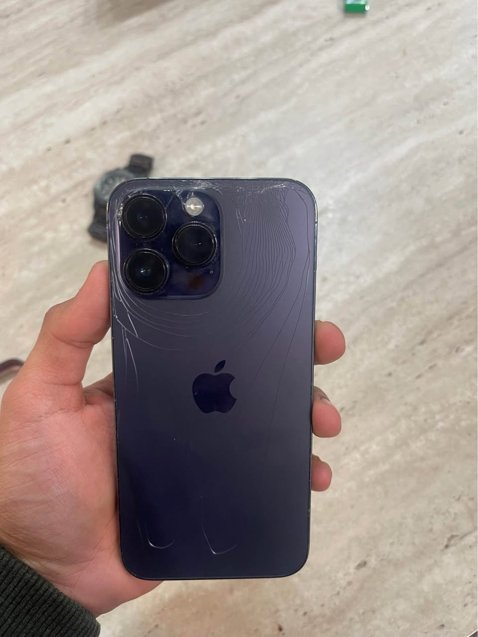 للبيع ايفون 14 برو ماكس 
ذاكرة 256
بطارية 82
الجهاز مامفتوح نظيف مكسور الظهر مثل مامبين بالصور
السعر 800 الف 
مكاني نجف *********** النجف, العراق
