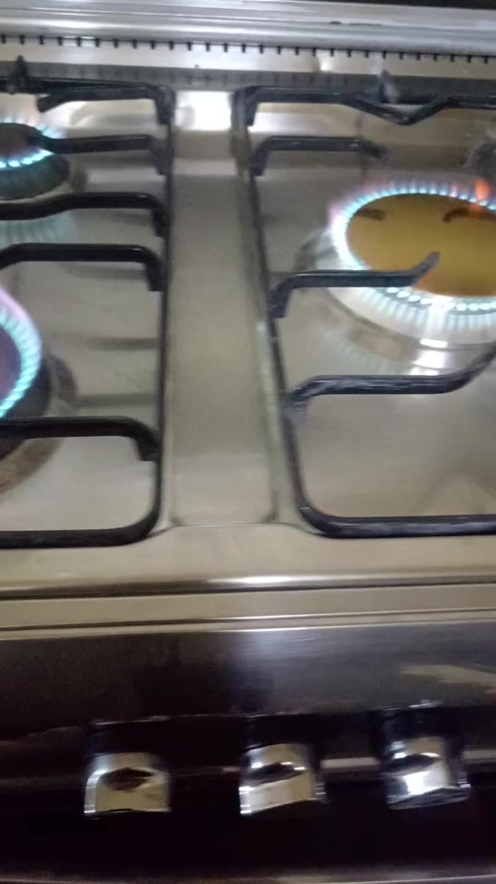 طباخ اخو جديد نيوفرسال مصري ب200
واوفن ب25 مكانه الكريعات ويوجد توصيل بكروة


**إذا كنت صاحب هذا الإعلان وتريد حذفه لأي سبب، رجاءا أرسل رسالة إلى الدعم الفني**