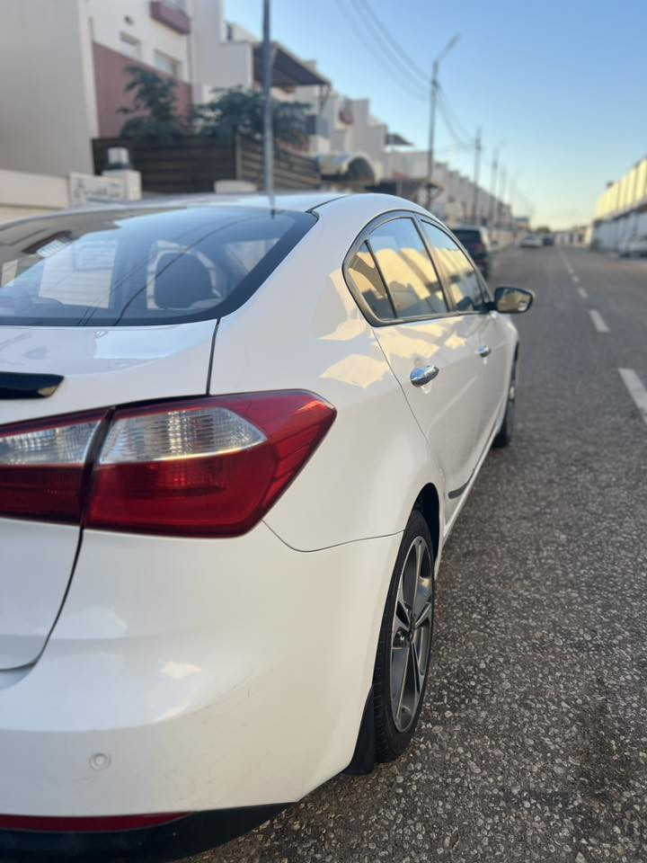 سيراتو 2014 خليجي محرك 1600دوش
كير مكينه مكفولات 
تبريد تدفئه 
لايت زنون بيها
فول موصفات 
ارضيه جلد
حداديه جديده
السياره ماعايزه كلشي وسونارها مرفق بلصور المكان النجف الأشرف
السعر 128
للااستفسار:***********
