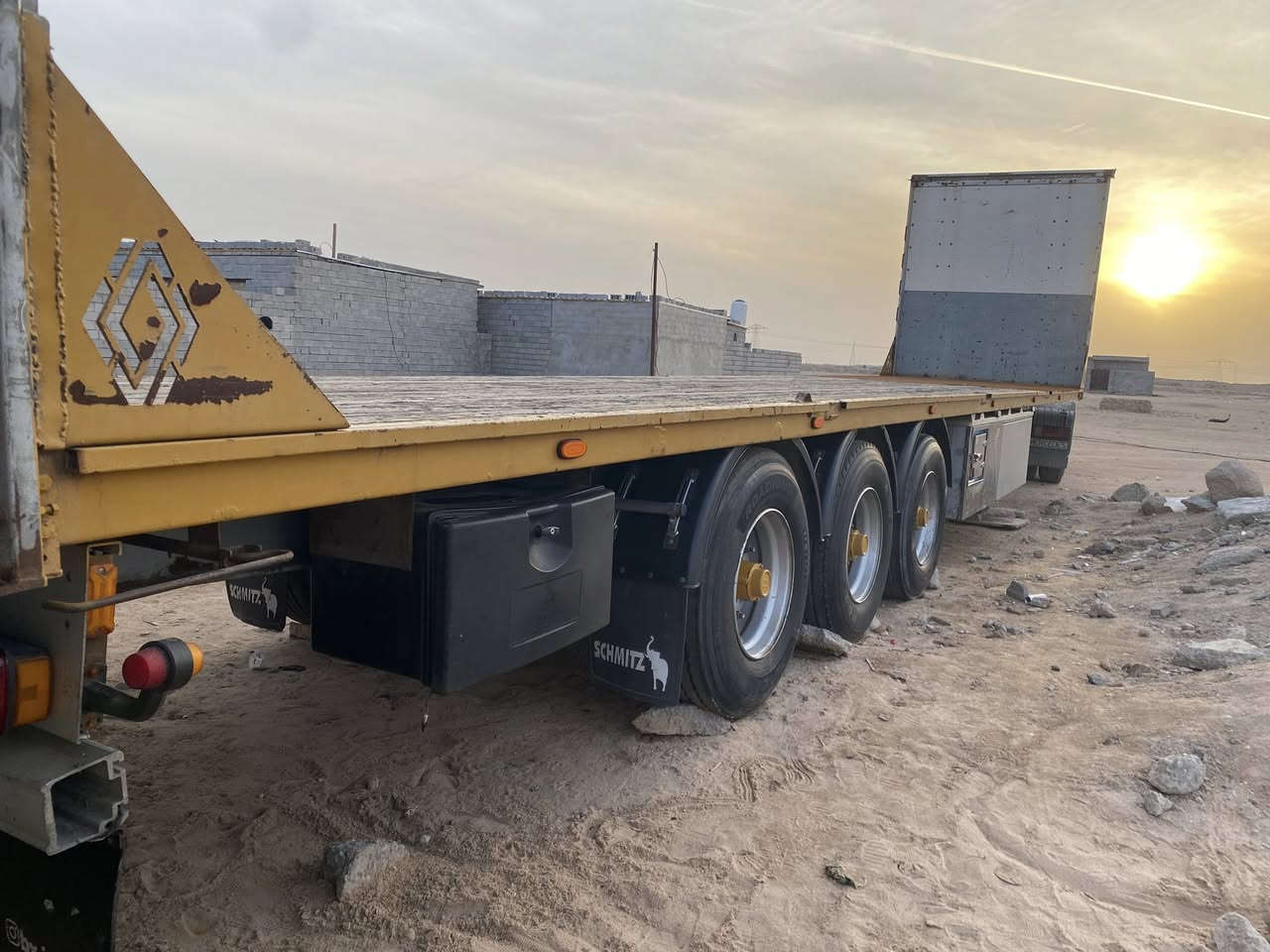 سلام عليكم 
عربانة فلات للبيع  ١٣/٦٠ طخم تاير 
دنكير علاك 
كهربائيات فول 
حدادة كلهة جديدة 
ثلاجة مطبخ 
السعر ٦٥ وبيها مجال 
مكان العربانة بصرة     زبير 
***********
