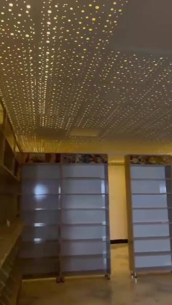 سلام عليكم شباب تدرون بيه ماجيبلكمً لا الجديد فاترينات ارفوف جدد جدد بمعنه العلمه معروضات للبيع العنوان تاجي رقم الهاتف بي واتساب ***********
