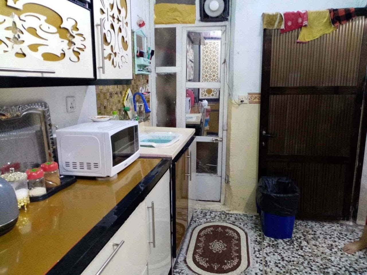 للبيع دار
@​العنوان: [بغداد / رقيه وسكينه / يم مخبز الساعدي]
​📐 المواصفات الفنية:
​المساحة: [مثلاً: 140 متر]
​الواجهة: [10 متر] 

​التصميم: [ طابقين  ]
​🛋️ التفاصيل الداخلية:
​عدد الغرف: [ 2 غرف نوم]
​الصالة والاستقبال: [صالة معيشة واسعة + غرفة استقبال ضيوف]
​المطبخ: [مطبخ مجهز / مطبخ حار وبارد]
​المرافق الصحية: [عدد الحمامات والتواليتات 2]
​الملحقات: [كراج سيارة / / سطح / مخزن2]
​✨ المميزات والخدمات:
​موقع مميز وقريب من [المدارس / السوق / الشارع العام]
​توفر كامل الخدمات (ماء، كهرباء، مجاري، إنترنت)
​سند ملكية جاهز للتسليم
​💰 السعر والتواصل:
​السعر: [بعد المعاينه] / قابل للتفاوض)
​للتواصل والاستفسار: [***********]
​واتساب: [*********** ]

