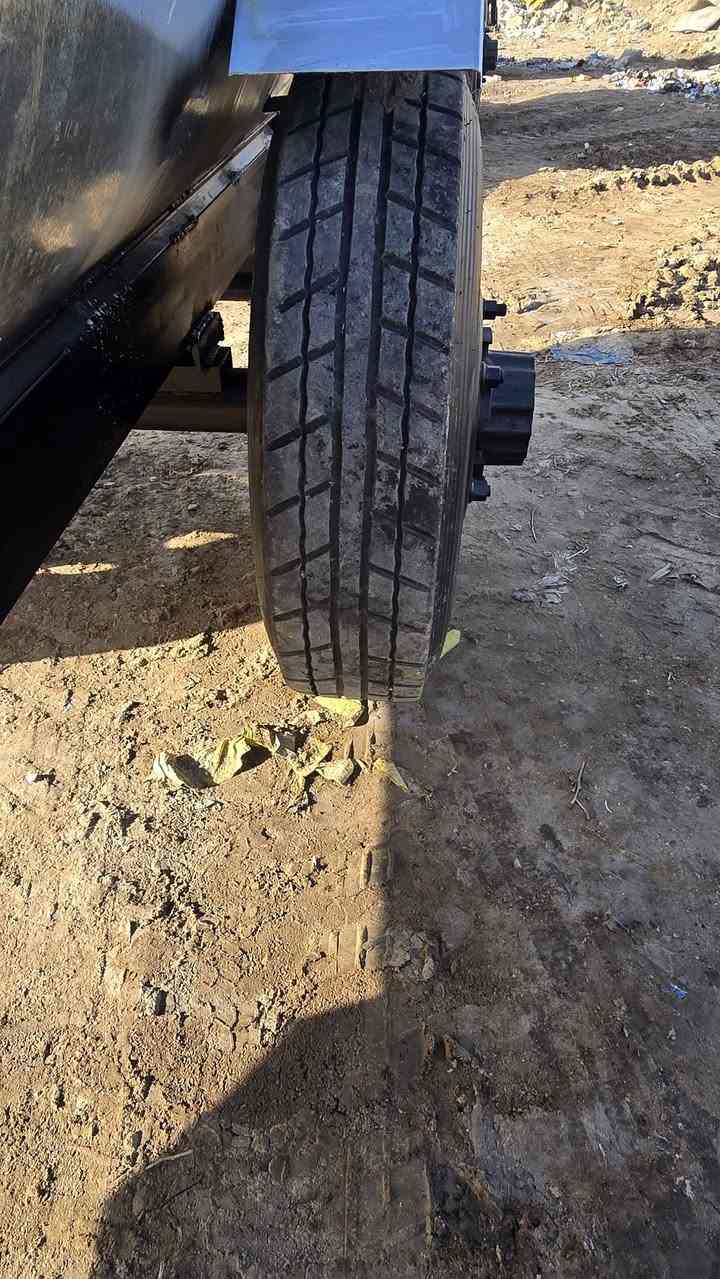 سلام عليكم موجود مقاطير للبيع درجه اولى يوجد حديد ومقلون سعه ٥٠٠٠لتر شغل الشمال دنكير أوربي تاير ٢٢ونص شركه الشمال العراق بسعار مناسبه جدآ جدآ جدآ ويوجد تانكيات١٠تلاف لتر و٥٠٠٠لتر مغلون ***********٠     ***********
