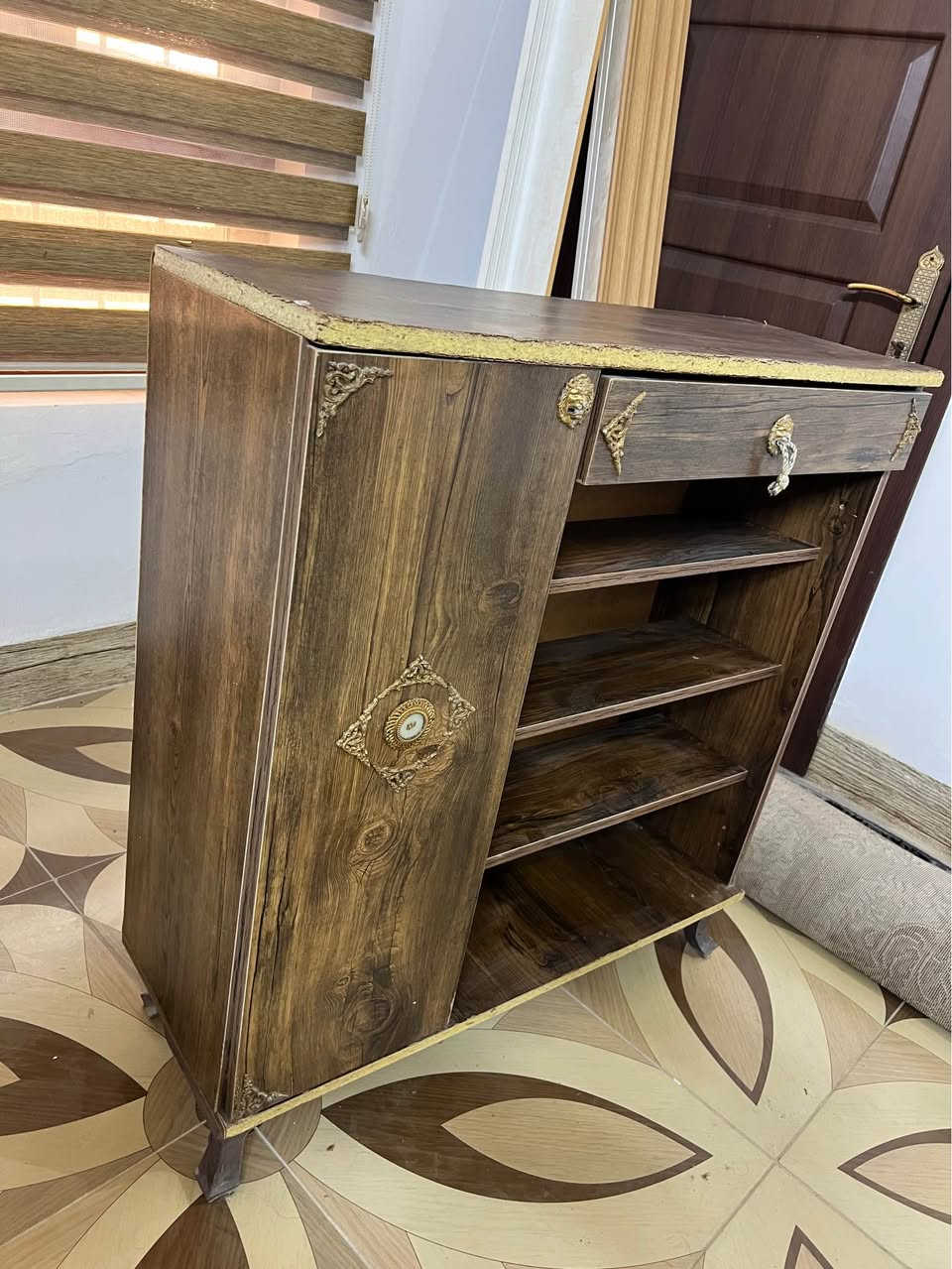 لە هەولێر، شوێن پێڵاو بۆ فرۆشتن بەرزی 98 پانی 98 
سحر 30هەزار أربيل, العراق


**إذا كنت صاحب هذا الإعلان وتريد حذفه لأي سبب، رجاءا أرسل رسالة إلى الدعم الفني**