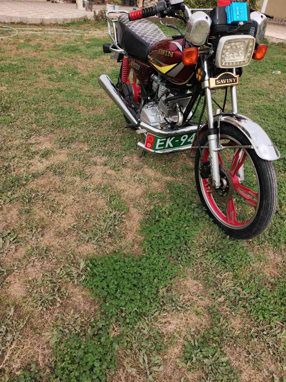 السلام عليكم من رخصت الادمن دراجه سيفان موديل 23 مكفول كفاله عامه العنوان ديالى  الخالص التحويله السعر 600 وبيه مجال رقم الهاتف ***********
