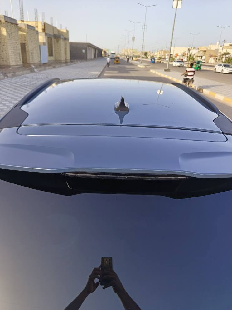 فورد سكيب 2023 فئة Stline (للبيـــع)
المكينة(3sylinder)
1.5 turbo
المواصفات
الفئة : ST Line سحب امامي
ناقل الحركة : ماوس اوتماتيك 8 نقلات
مواصفات السيارة 
- اربع وضعيات قيادة
- تبريد امامي منفصل و تبريد خلفي (مركزي)
- شاشة عداد كبيرة
- شاشة رئيسيةكبيرة 13.2 انچ
- هاند بريك بصمة
- رادار امامي 
- تحديد مسار 
- نقطة عمياء 
- حساسات خلفية 
- كاميرا 360 درجة 
- مقعد السائق كهربائي مع تدفئة للمقاعد الأمامية 
- توقف ذاتي لمنع الاصطدام امامي و خلفي 
- اضاءة خلفية امامية Full Led مع لد نهاري  
مع وجود الكثير من الميزات و المواصفات الاخرى  
ماشية 75 ميل
حادث تصليح البنيد نفسة 
  بدون تبديل اي قطع بدون ايرباك
السيارة جاهزة من كل شي 
#الـسعـــــر 135$
مكان /عمارة
للاستفسار الاتصال 
*********** عمارة, ميسان
