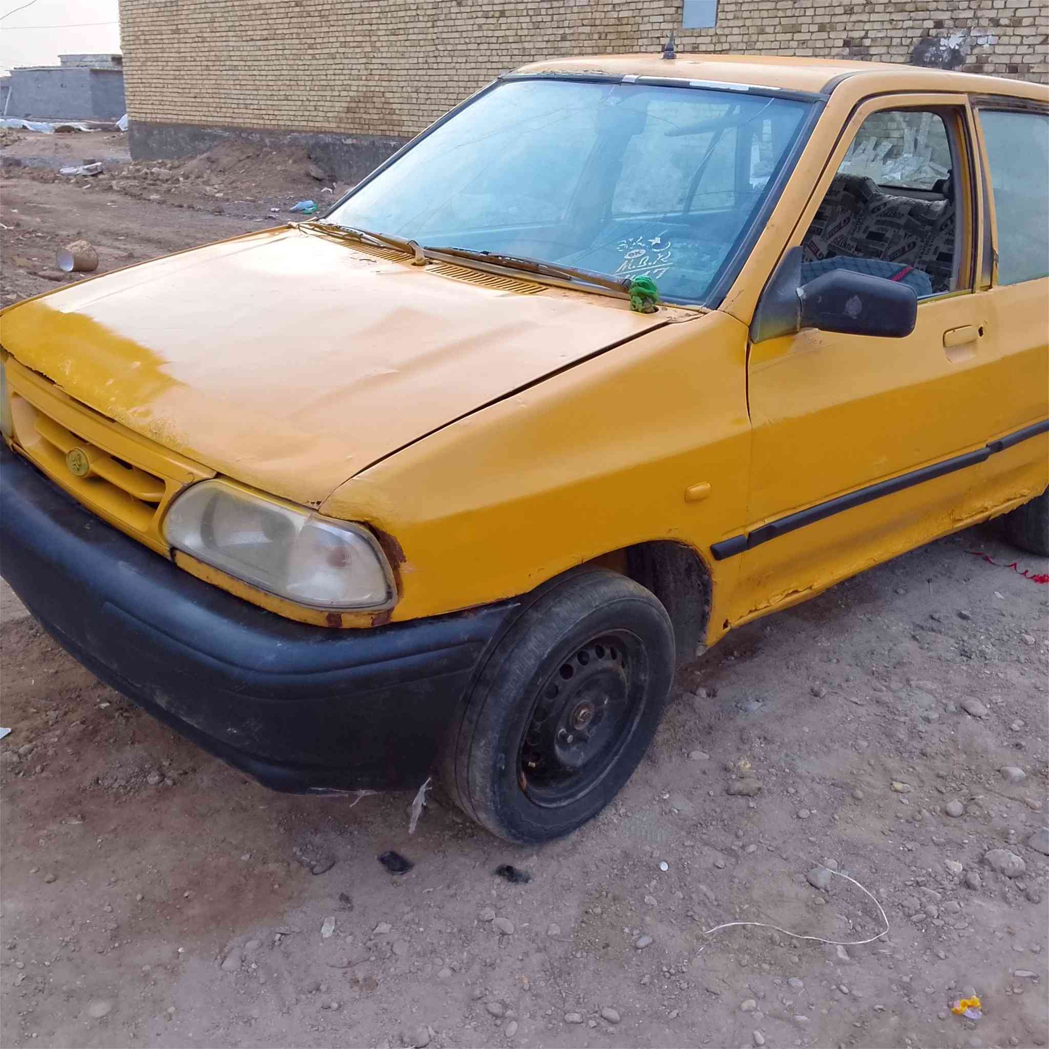 سلام عليكم م12رقم ميسان حمر جاهزه سعر 700الف كوم حديد ***********
