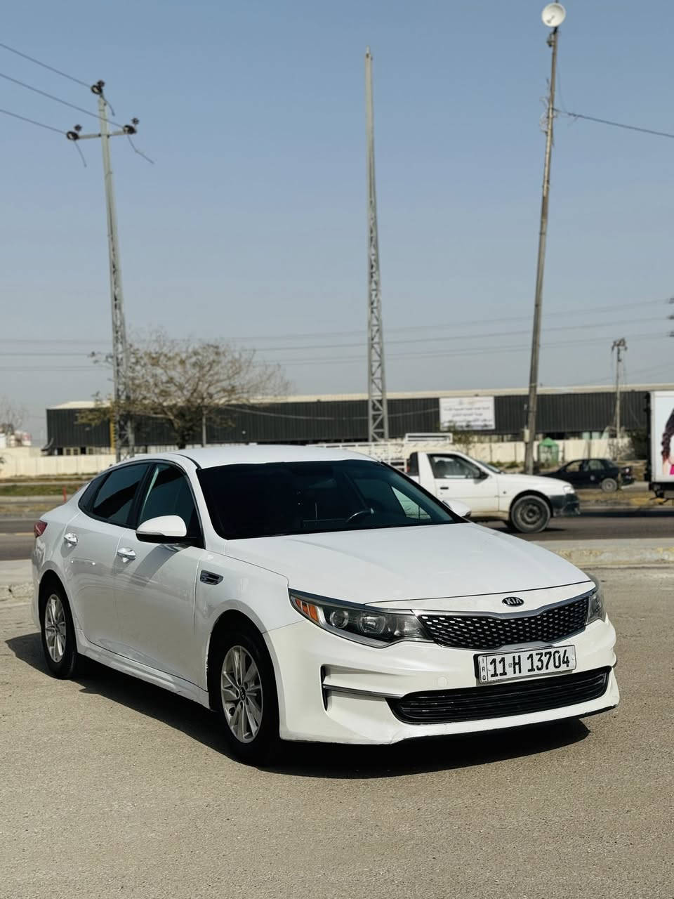 كيا اوبتما 2018 وارد امريكي السياره حادثها بامريكا دعاميه اماميه فقط وب العراق صبغ قطعه ونص السياره بأسمي ونضيفه + سونار موجود والشراي يتصل ***********
