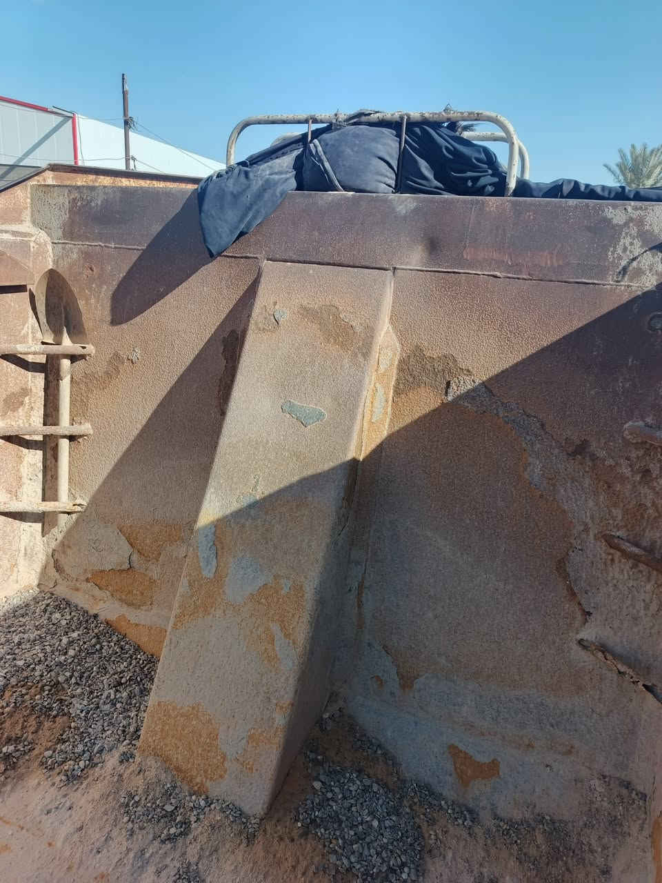 سلام عليكم عربانه البيع اماراتي ٢٠١٠ تخم تاير براد /16/ ثالث تعليك صفاح كاعيه جديده كهرباء بلادي الستفسار***********
