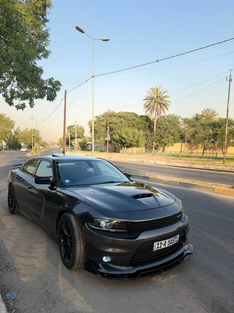جارجر RT 2022  مكينة 5700
فول مواصفات 
فتحة سقف 
حساس خلفي
كامرة خلفية 
رادار جانبي
دركة rpm
حادث جاملغ وباب 
صبغ قطعتين والباب مبدل بلادي نفس اللون 
ماشية 50 الف مايل 
جديدة جداً وبدون اي نقص
السعر 20,800 وبيهة مجال بسيط 
مكان السيارة بغداد الكاظمية جكوك 
***********
