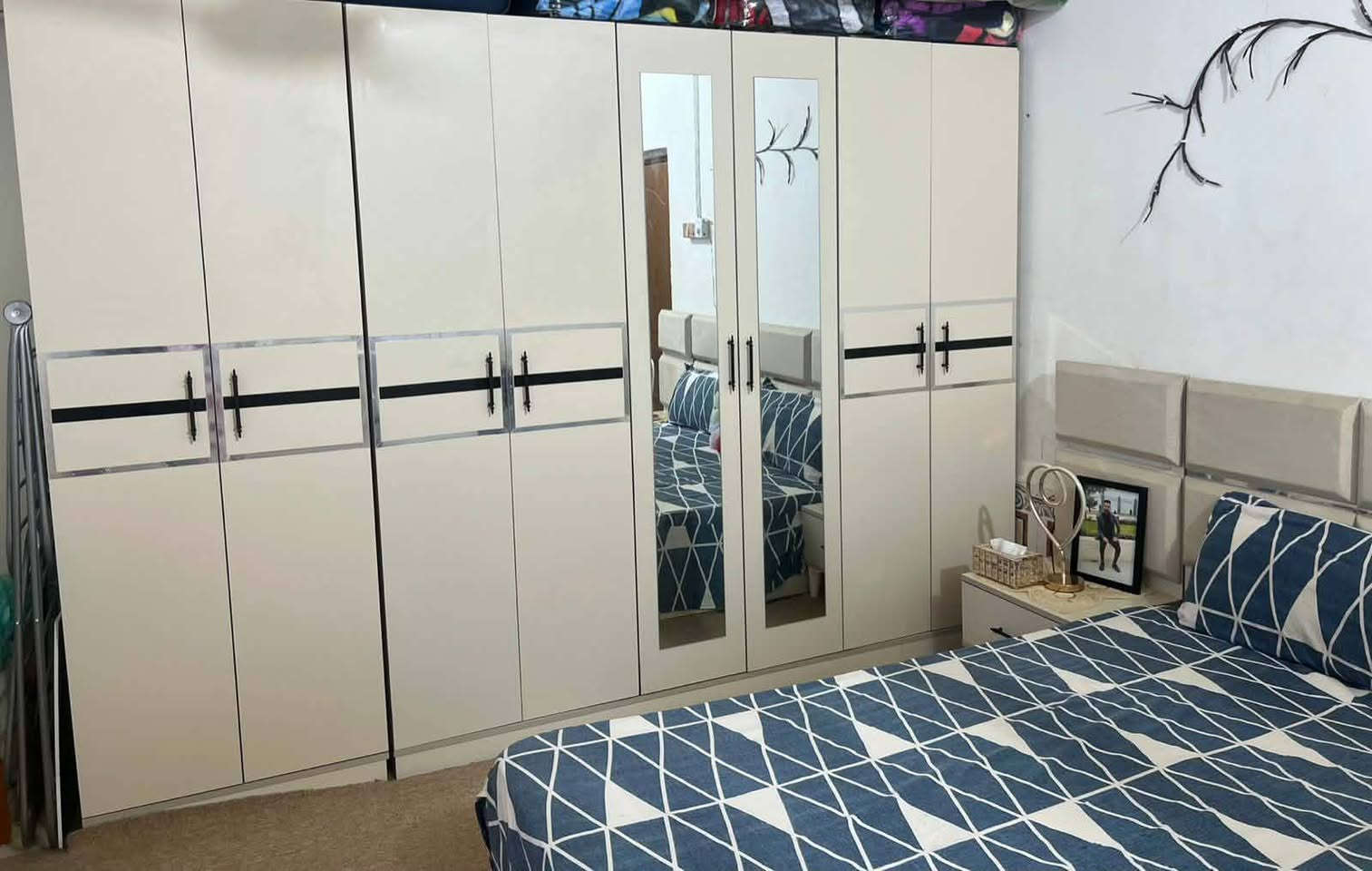 غراض للبيع بسعر مناسب. تخامه على 125.  غرفه 550.  جرابي ثنينهن ب60.  غرفه بناتيه ب450   ميز 15. ميز   تلفزيون ب25 رجاء المو شراي لا يراسل المكان الرفاعي حي كرامه.  غراض كلهن نضاف.   بيهن مجال الشراي قليل


**إذا كنت صاحب هذا الإعلان وتريد حذفه لأي سبب، رجاءا أرسل رسالة إلى الدعم الفني**