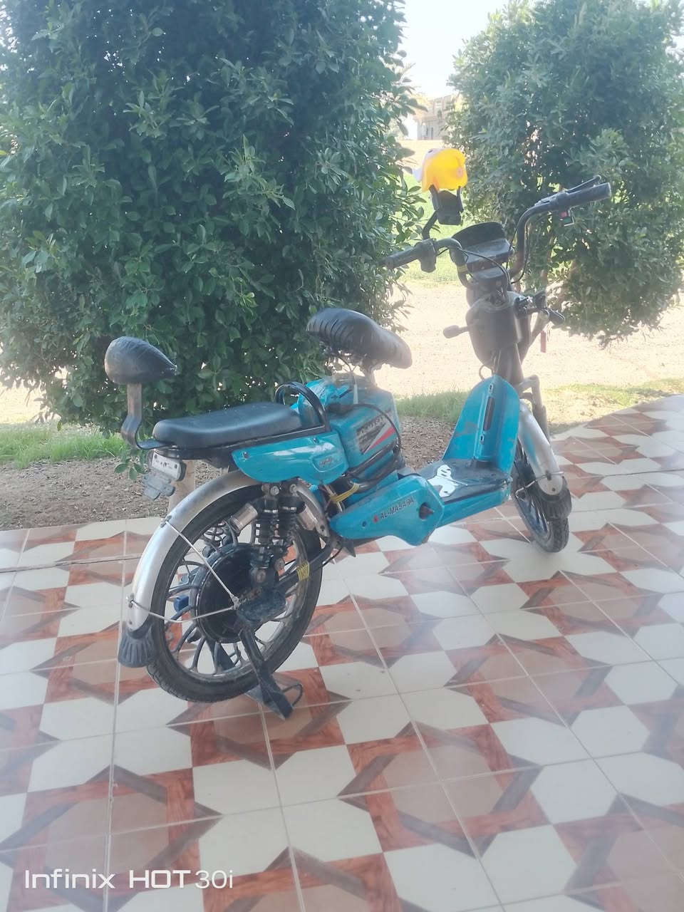 سلام عليكم  
ماطور شحن 
بطاريات جدد قبل 5 ستيام بدلتهن 
لايت شقال 
هورن 

تايرات جدد 
بريكات جدد

 
ملاحضه لامو شراي لايراسل 
مراوس حسب القناعه 
او بيع 

متواجد عل فيس 

دك عل رقم 
***********
***********
ابو عبدالرحمن الدليمي
