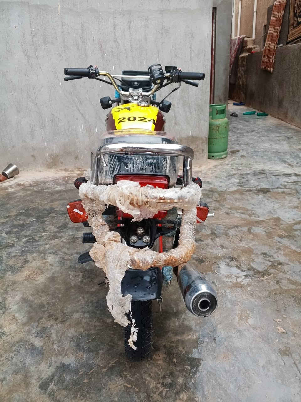 السلام عليكم شلونكم شباب عندي موتور اربعه جير للبيع.          ***********
