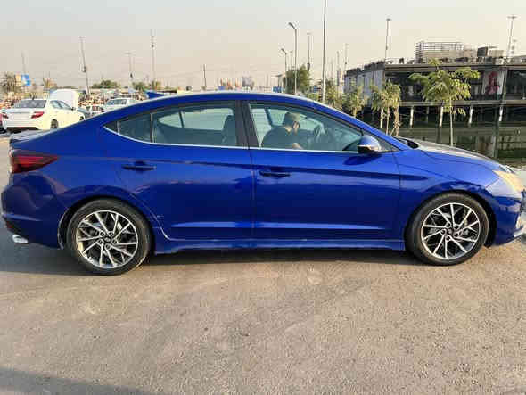 السلام عليكم 

النترا 2020 فول مواصفات سبورت معروفة مواصفاتها ميحتاج اكتبهن 

السيارة معوقين بغداد بعد شهرين تصير حرة شهر الثاني المعوق ابن عمي 
بدون ايرباك ماشية 63 
مكينة تبريد حدادية كهربائيات وهالامور كاملة 
فقط الگير يحتاج سيت كلچ ما الي خلگ اسوي ابيع ع وضعها 

مدينة الصدر 

***********
