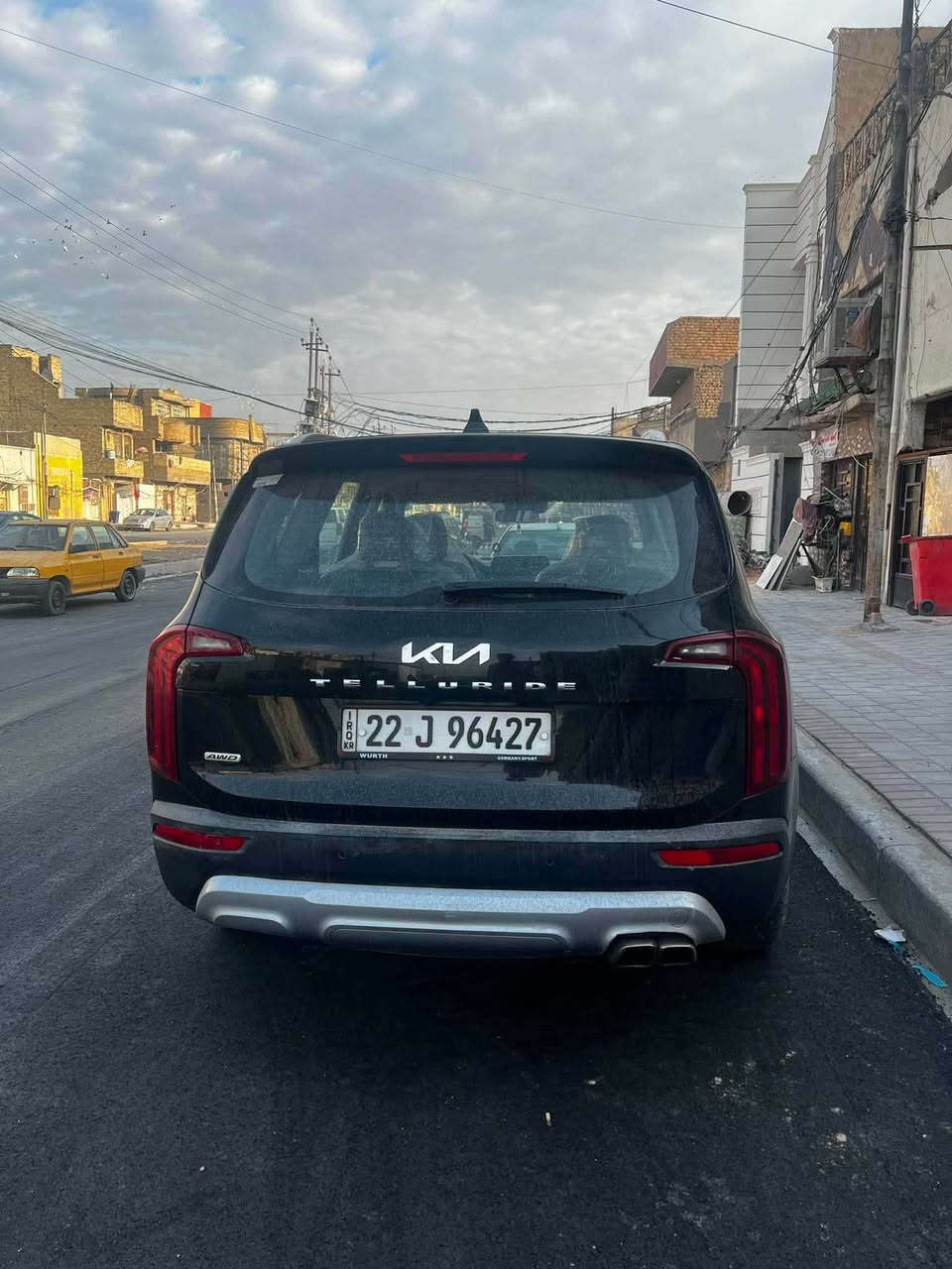 سلام عليكم كيا تورايد 2022فول موصفات
ماشيه ٤٠ الف 
حادث موضحه بل صوره سياره جاهزه من كلشي 
غرفه ملكيه داخل ابيض كريمي 
موصفات فول فتحه تحكمات كامرات فول موصفات سياره جديده معنه كله 
*********** 
سياره رقم اربيل ب اسمي 
سعره سياره 235 ورقه بيه مجال ل شراي 
مكاني بغداد
