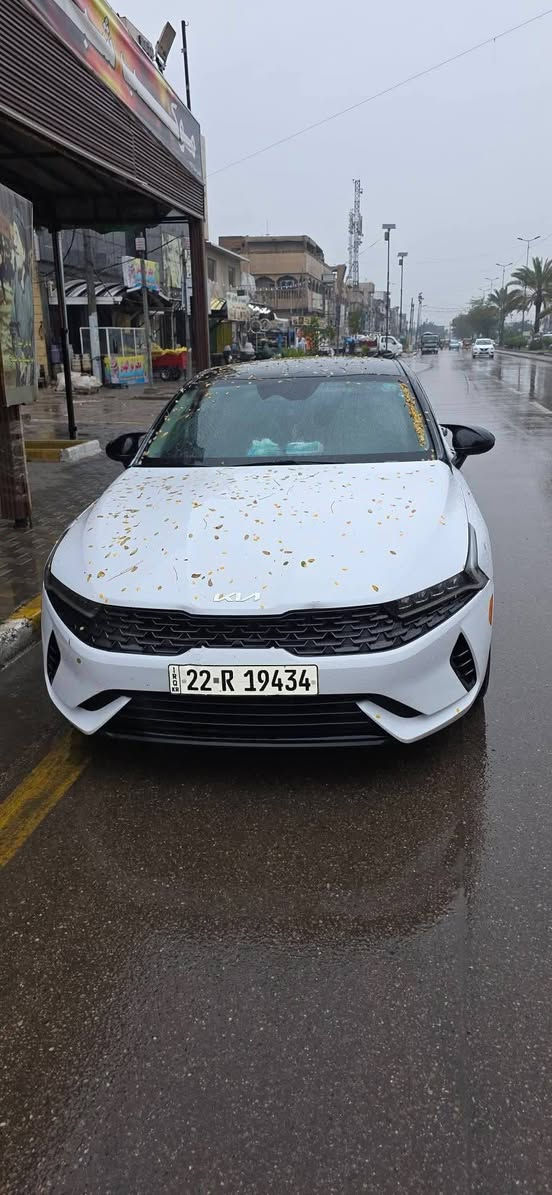 السلام عليكم كي فايف موديل 2023 محرك 1600 تيربو مواصفات السياره /بصمه/ تحديد مسار/ رادار مامي / رادار جانبي /نقطه عمياء / تحكم ستيرن/ ماشيه42 ميل صبغ بيه جنطه فقط بدون دواخل بدون يرباك صور حادث بلمنشورالسعر 175 وبيه مجال قليل مكان بغداد الغزاليه ***********
