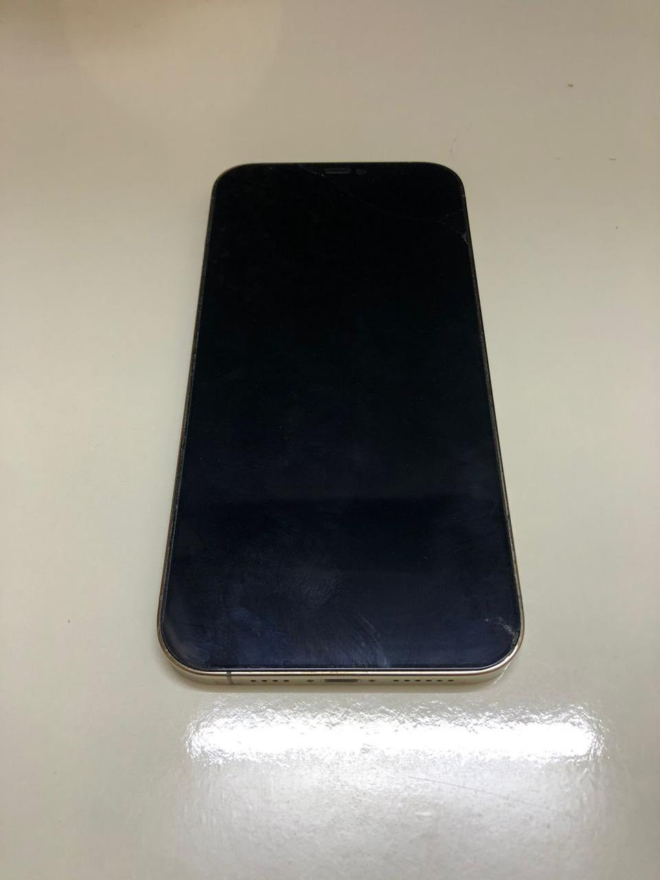 ايفون 12 برو ماكس ذاكره 256 بطاريه 77 جهاز بلادي كلشي لا بطاريه ولا شاشه نظيف سعره500 وبي مجال  رقم ***********

