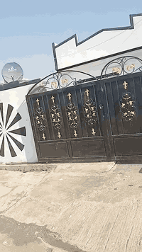 بيت 100متر  مكان فيلق وره مخزن زانا للبيع السعر 25او بيه مجال اتصال على الرقم ***********
