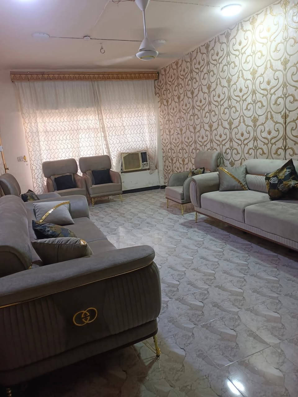 عقار للبيع طابو صرف    مساحه 200م
(شارع الكابينات.    ).  

(***********  )  رقم صاحب الدار
