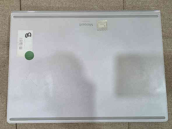 جهاز Microsoft Surface Book 3 القوي!
فرصة رائعة لاقتناء جهاز Surface Book 3 الفاخر والمميز بتصميم 2 في 1 (لابتوب وتابلت). مثالي للمصممين والمبرمجين والمحترفين الذين يحتاجون إلى قوة وأناقة!
​⭐️ أهم المواصفات:
​الموديل: Microsoft Surface Book 3
​المعالج: Core i7-10GPU (قوة الجيل العاشر).
​الرام (RAM): سعة ضخمة 16.0 غيغابايت.
​التخزين (SSD): هارد 256 غيغابايت (أداء سريع).
​كارت الشاشة المخصص (GPU):
​NVIDIA GTX 1650 Q-Max
​سعة 4 غيغابايت.
​أداء ممتاز في الجرافيكس والألعاب المتوسطة.
​حجم الشاشة: 13.5 إنش.
​⚠️ ملاحظة هامة وشفافة:
​البايوس (BIOS): محمي بكلمة سر غير معروفة.
​الأمر الجيد: يمكن تنصيب (فرمتة) الويندوز وإعادة تشغيله بكل سهولة دون أي مشكلة. هذا القفل لا يعيق الاستخدام اليومي أو تحديث النظام.
السعر 525الف 
يرجى تواصل على الارقام التالية 
***********
***********
