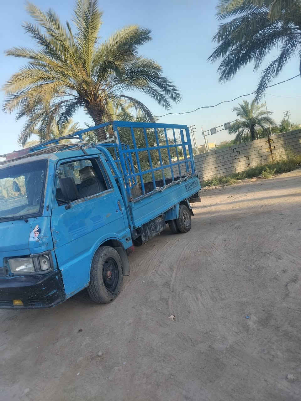 كيه للبيع سياره جاهزه مكينه كير حداديه تخم تاير شاصي  اكسن مكفولات مكان السياره نجف شارع كربلاء نجف عمود 157السعر 27وبيها مجل اني مكلف بنشرها سنويه عضم عاج صاحبه موجود بس رقمه ضاع مني السياره ابيعهه بدون تحويل  ***********
