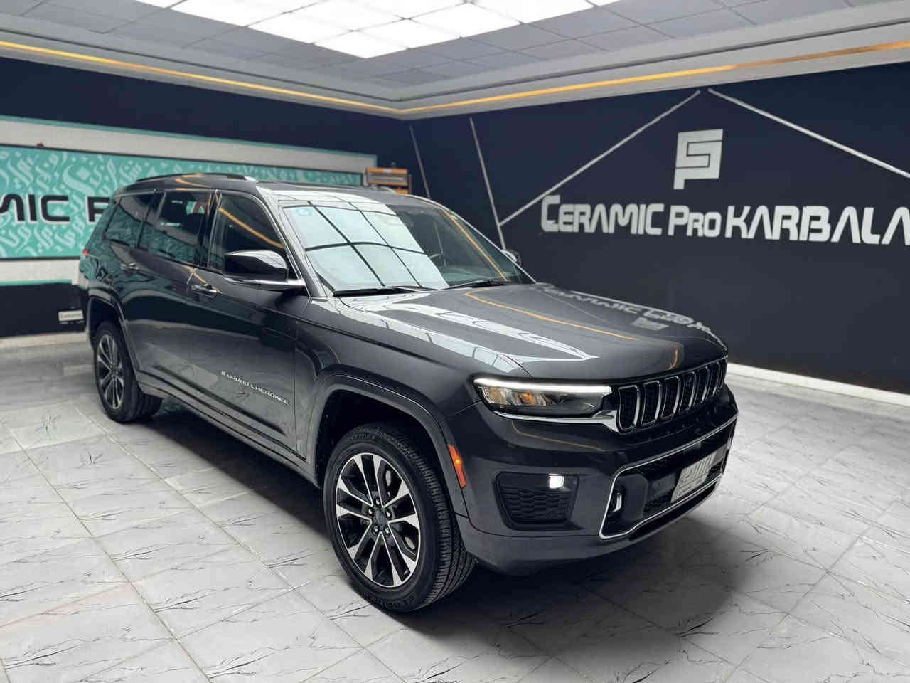 جيب كراند شروكي اوفر لاند 2022
رقم بغداد باسمي
فول مواصفات 
جكات كهرباء تصعد وتنزل السيارة 
سستم صوت ماكنتوش 19 سماعة 
دفع رباعي 
وضعيات قيادة 
اضائه لد متغيرة بالكامل داخل السيارة 
سقف بانوراما قابل للفتح 
بصمة تشغيل 
دخول ذكي في جميع الابواب 
عجلات المنيوم قياس 20 
7 مقاعد 
مقاعد جلد 
مقاعد امامية وخلفية تدفئة + تبريد 
شاشة لمس حجم كبير 
تحديد مسار ومحافظة على المسار 
حساسات امامية 
حساسات خلفية
نظام الكبح التلقائي 
مري كهرباء 
رادار امامي 
رادار جانبي 
هيتر بالمري 
تعتبم بالمري 
اوتو هولد 
اوتو ستوب 
خزن مقاعد 
مقاعد كهرباء 
٣ قطع تبريد 
جنطة ذكية كهرباء 
عداد دجتل متغير ثيمات 
وهواي مواصفات بعد
كير ماوس 
لد نهاري 
بكلايت لد
داخل مطعم بالصاج
تدفئة ستيرن
تبترونك
نظيفة جدا السيارة بدون اي نقص جاهزة من كلشي اي ملاحضة مابيهة تخم تاير جديد  
صبغ طرف الجامع والبنيد بدون ايرباك جديدة جدا
مكان السيارة كربلاء 
السعر 375$ وبيهة مجال 
للاستفسار 
***********
