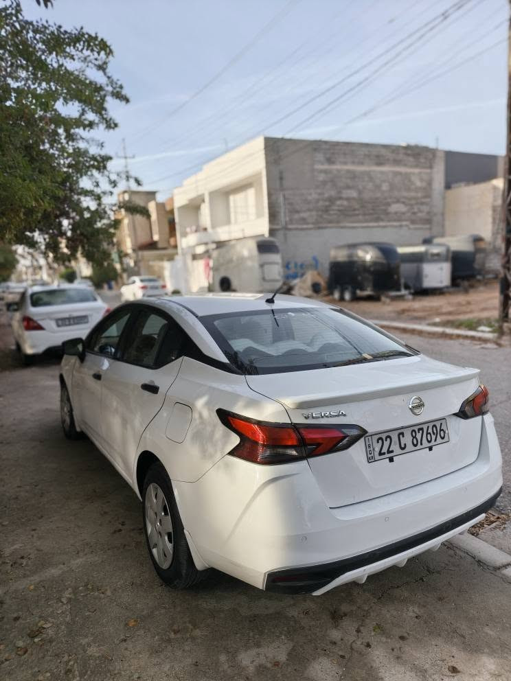 نیسان ڤێرسا 2021 مواسەفات S
بەسمە شاشە کامیرە سوکان ڤۆلیۆم ..
چوار پارچەی هەیە سەفحەی لایسایەق. 
 بێ ناو بێ ئێڕباگ 
ڕسمی دەعم دامناوە.
گێڕ و مەکینە بەناو کردن بەشەرت 
شوێن هەولێر
سعر 107 
*********** ڤایبر واتساب أربيل, العراق
