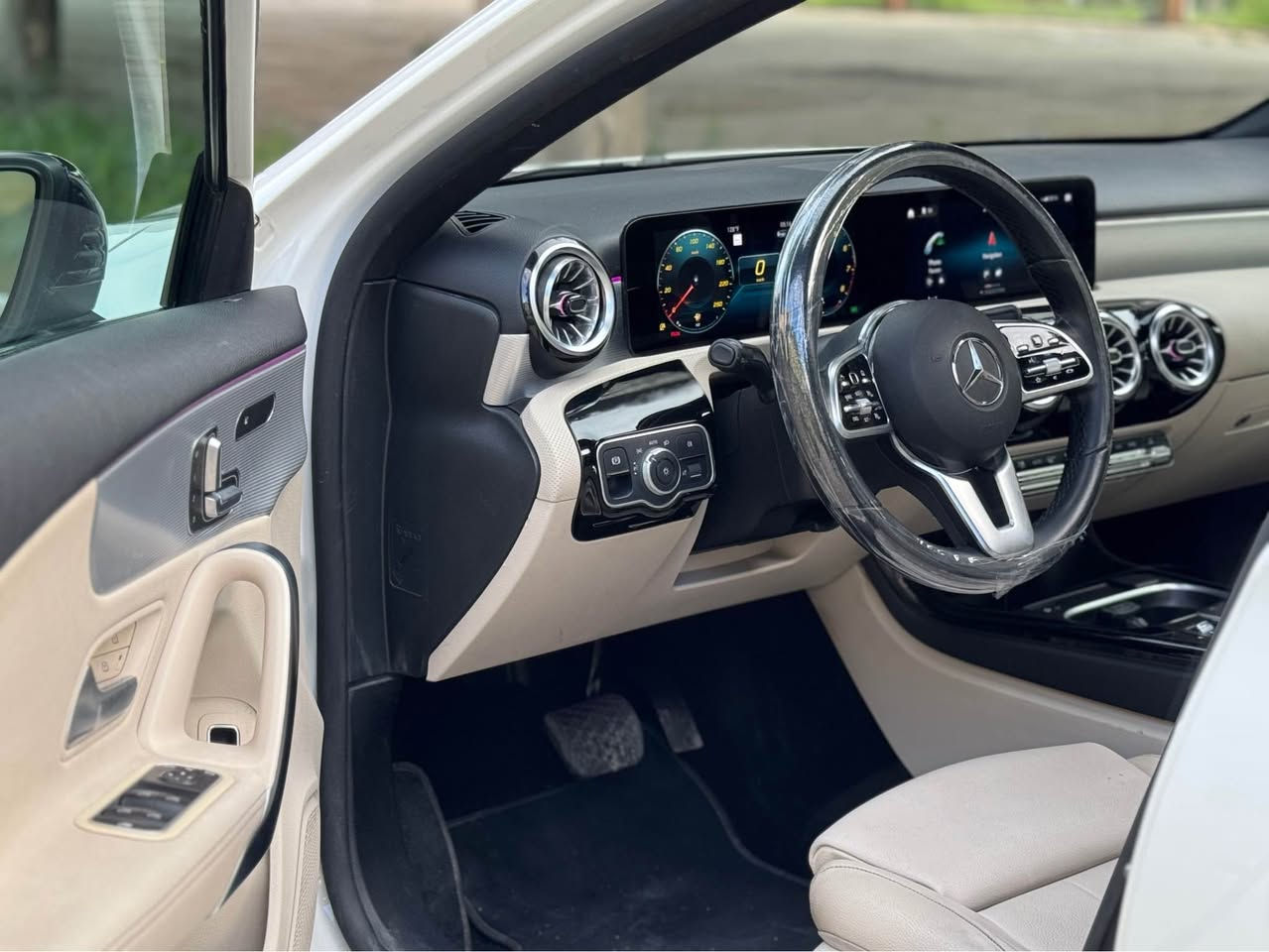 Mercedes A220 AMG 2022
پانۆراما - شاشە دیجیتاڵ - لید - بۆدی AMG - ڕادار - حاسە - کامێرا - ناو سپی - ناو لید ٧٢ ڕەنگ - بەسمە - زۆر مواسەفاتیتر فول فولە ..
بێ بۆیاخ تەنها ٢ پارچەی گۆڕاوە بە بیلاد شەریکە 
٢٣ هەزار  ڕۆشتوە وەک سفر وایە - گێڕ و مەکینە بە شەرت
هەموو شتێکی تازەیە
*********** السليمانية, العراق
