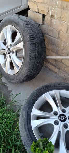 ويل سوناتا 17خليجي اصلي اخو الجديد مع إطارات نص عمر السعر 250الف الرقم ***********
