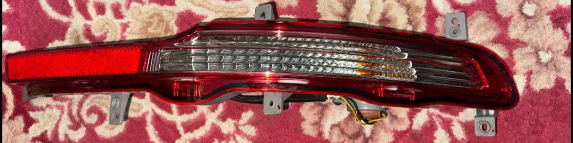 السلام عليكم بك لايت اشاره مال سبورتج بس ماعرف ياموديل بالظبط للبيع
قيم واخذ 
***********واتساب
