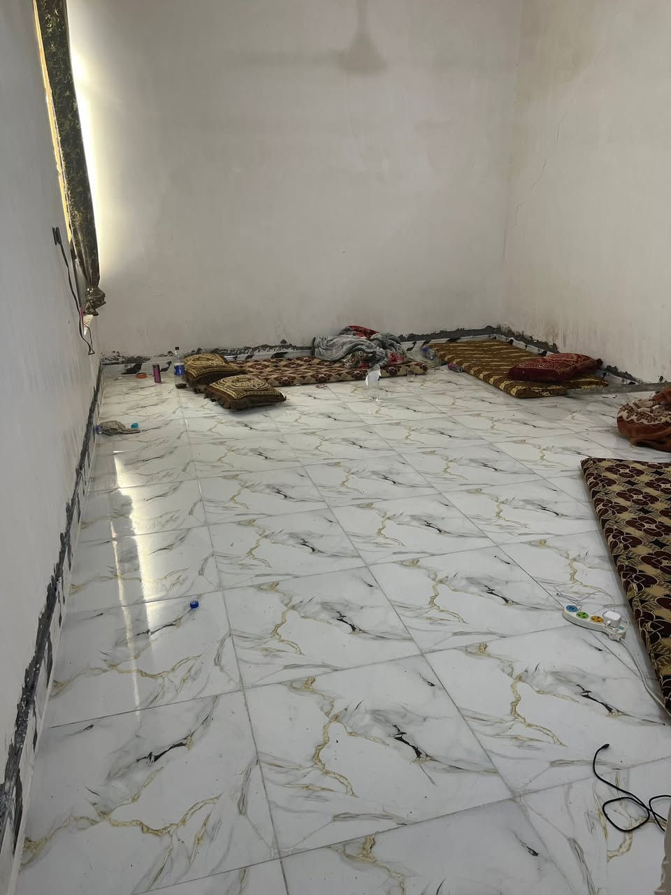 بيت لبيع لمسحيه 125 لسعر اربعين ملوين قفل مكان لبيت وريه مجمعا إلا راحب جبيل لثنيه منطقت لسد للاستفسار عن طريق هذا الرقم ***********
