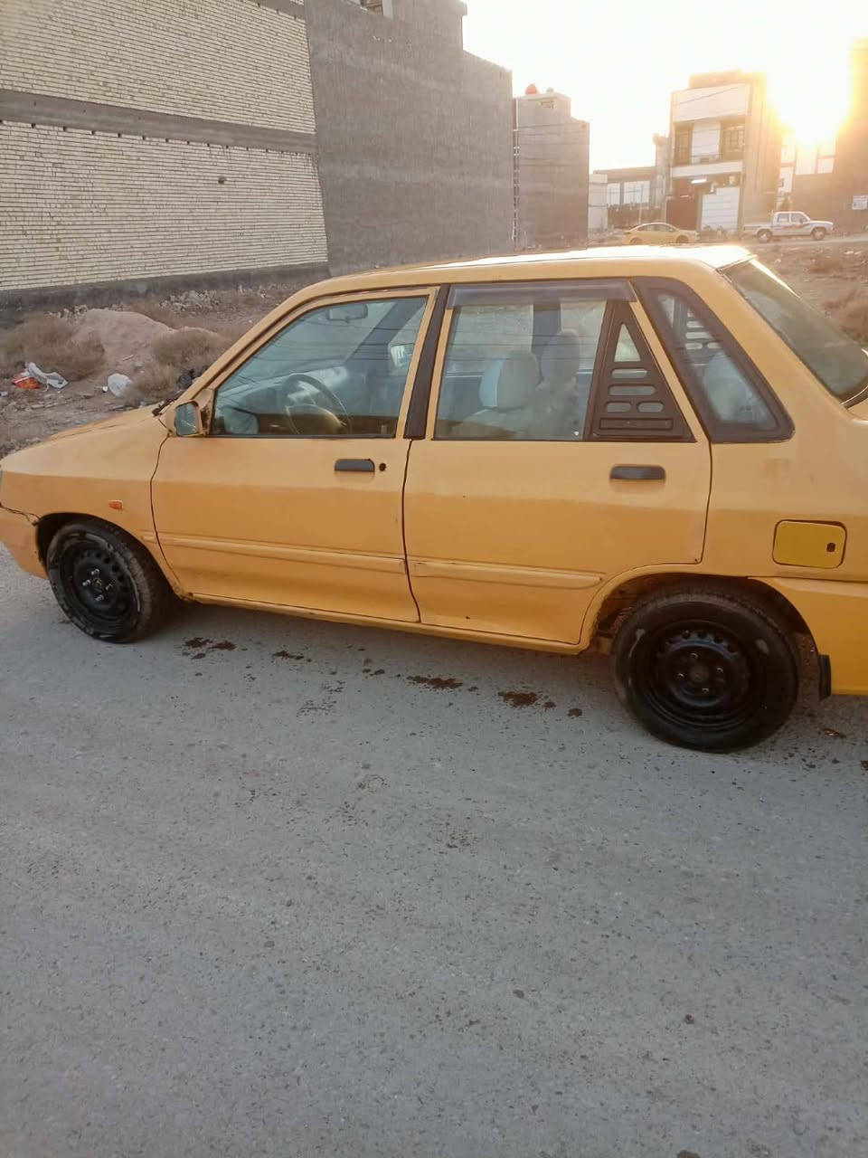 للبيع فقط السعر 21 ورقه 
للاتصال *********** 
سايبا موديل 2013 رقم بغداد الانكليزي باسمي
محرك وكير نظاف 
التبريد شغال
المكان بغداد الكاظميه بغداد, العراق
