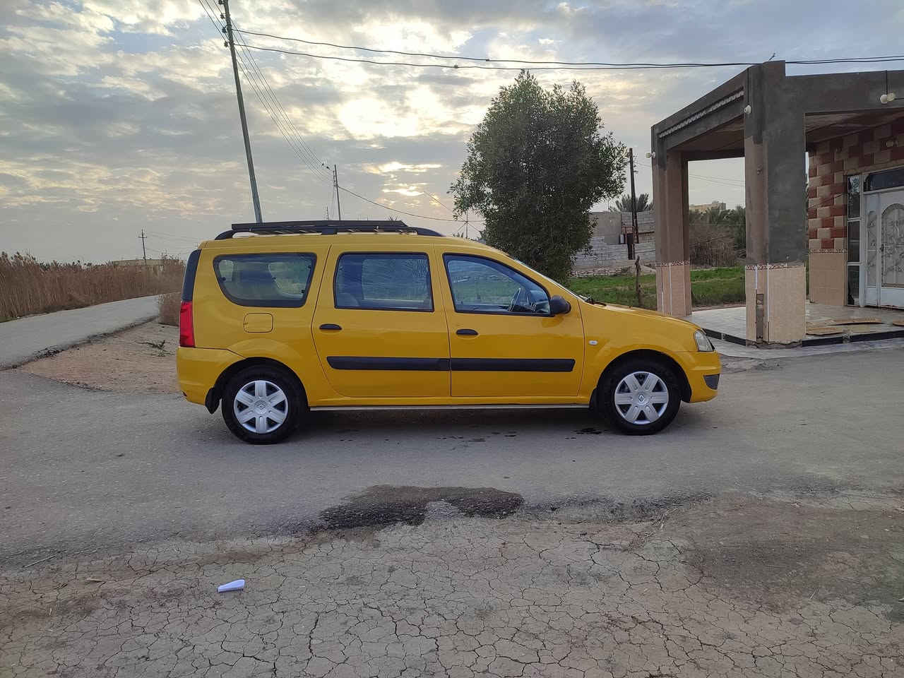 للبيع رينو لوكان 7راكب رقم مثنى 2011 مداور نقص راديتر تبريد مصبوغه حزام اثر طخات بدون عابر السعر 53 رقم صاحب السياره *********** مكانها السماوه الوركاء
