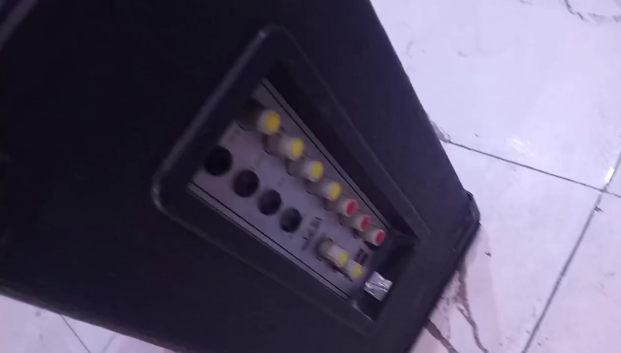 السلام عليكم
للبيع معروضه ب160
مع المايك الخاص بيها 
عنواني حله


**إذا كنت صاحب هذا الإعلان وتريد حذفه لأي سبب، رجاءا أرسل رسالة إلى الدعم الفني**